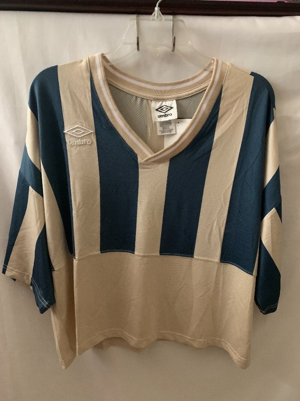 UMBRO Striped Cropped Short Sleeve Jersey Tee in Blue/Tan Sz MEDIUM